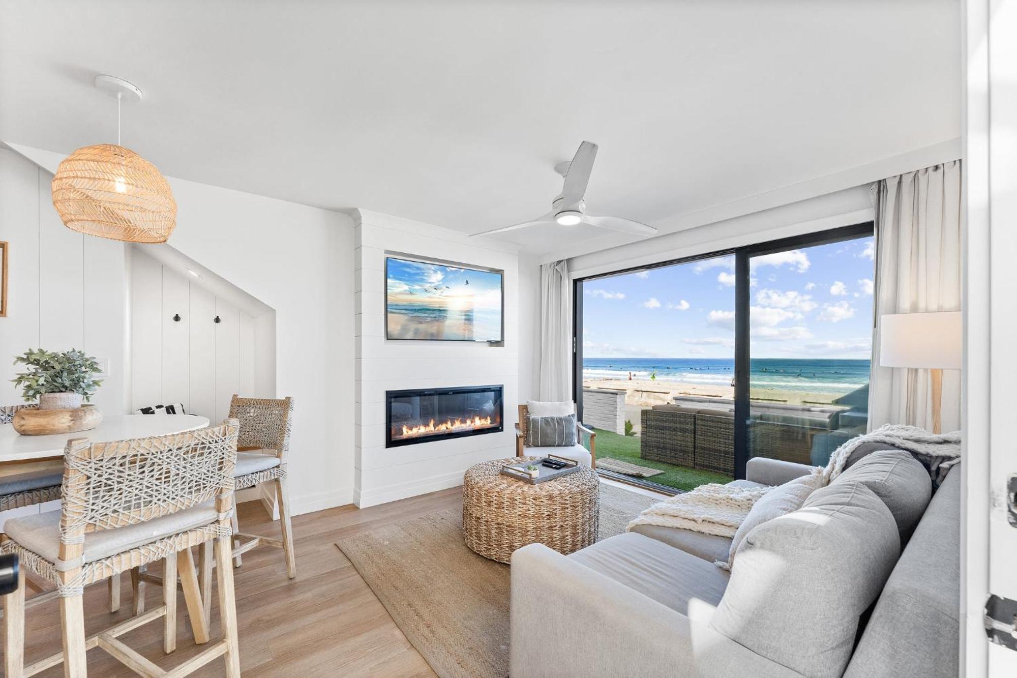 Holiday home Luxury Ground N Oceanfront Unit With Patio Lounge San Diego