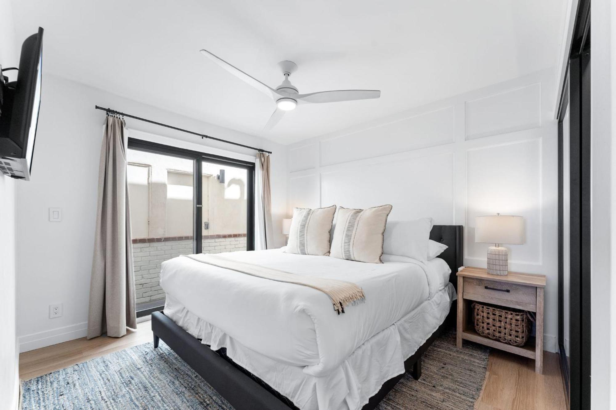 Luxury Ground N Oceanfront Unit With Patio Lounge Holiday home