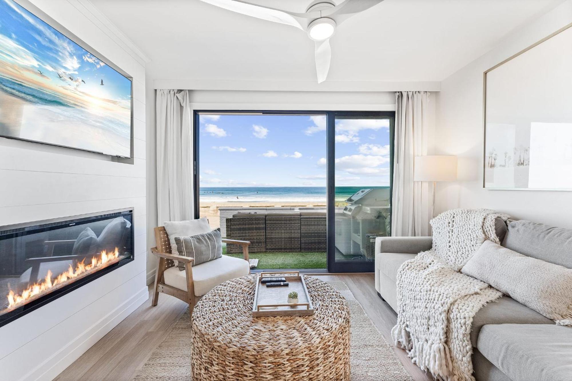 Luxury Ground N Oceanfront Unit With Patio Lounge *